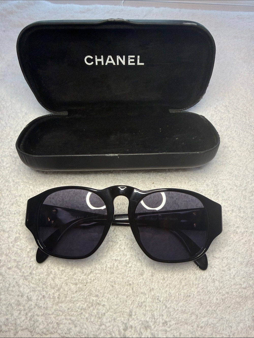 Authentic Chanel 01452 94305 Coco Mark Black Sunglasses